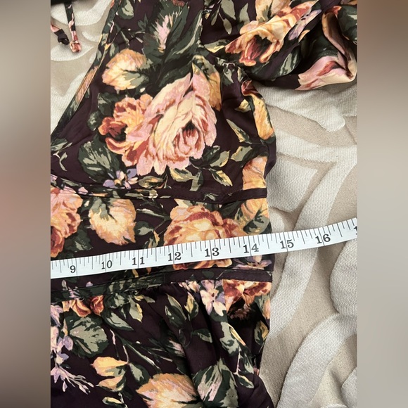 OLIVACEOUS floral top peplum NWT size Large - Picture 14 of 16